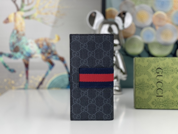 グッチ財布コピー背面デザイン